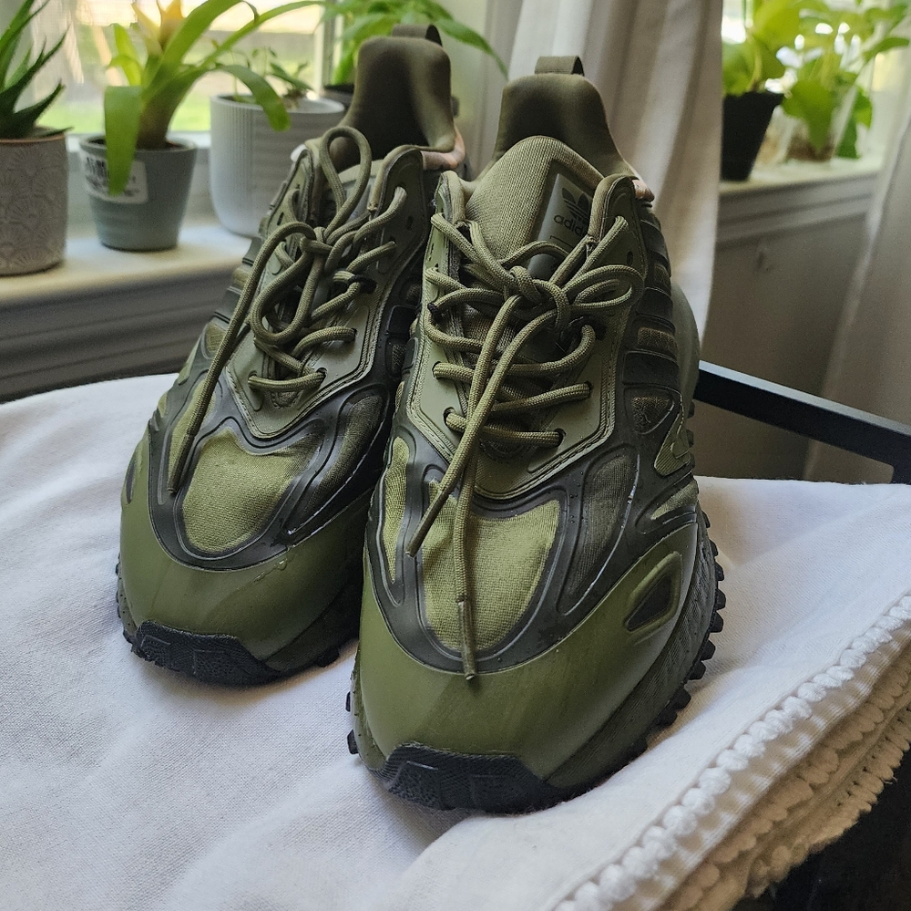 Adidas Men's Green Size 8